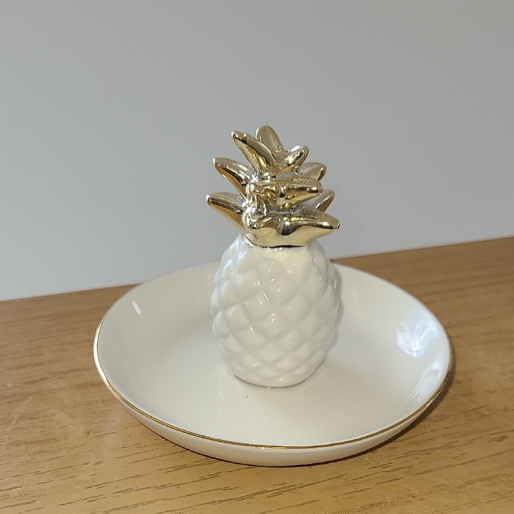 White and Gold Ceramic Pineapple Ring Dish